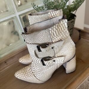 Free Joey Snakeskin Patterned Ankle Boots